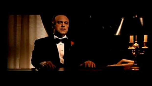 Programmi tv stasera, venerdì 2 novembre 2012: il Padrino Crozza nel Paese delle Meraviglie, Tale e Quale elegge il vincitore, su RaiTre Game Change