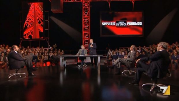Michele Santoro fa Servizio Pubblico senza la piazza