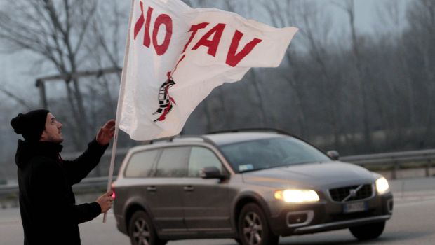 Processo No Tav, cameraman Rai aggredito e minacciato