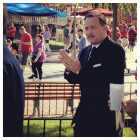 Saving Mr. Banks: Tom Hanks fotografato sul set nel ruolo di Walt Disney