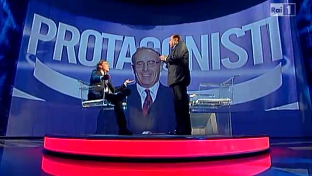 Tv, abbassate il volume: Massimo Giletti guarda Barbara D’Urso