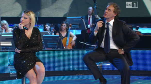 Giletti a Emma: “Stare single ti fa bene. Non siamo su Canale5 che si fa vedere tutto”. Omaggiato Modugno o Amici?