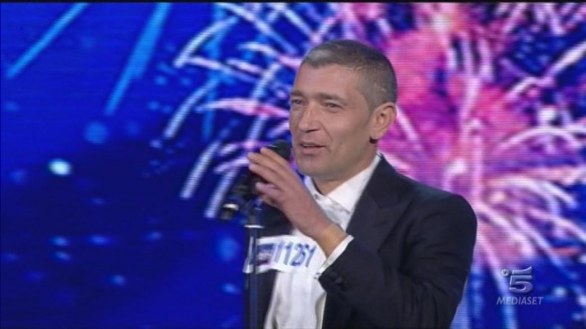 Gaetano Floresta e Giovanni Colombo picchiano Gerry e Rudi a Italia s Got Talent 2013