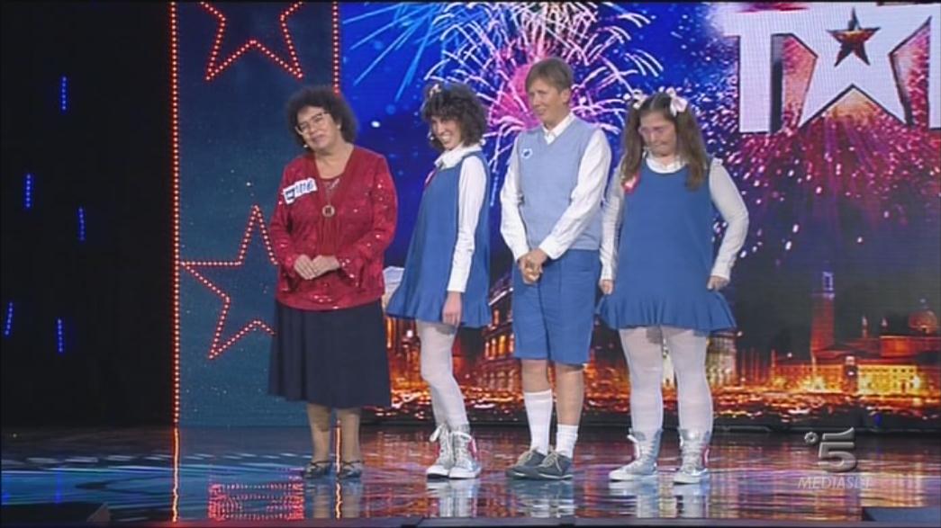 Marina Fedele e il Piccolo Coro Piccolo a Italia s Got Talent 2013