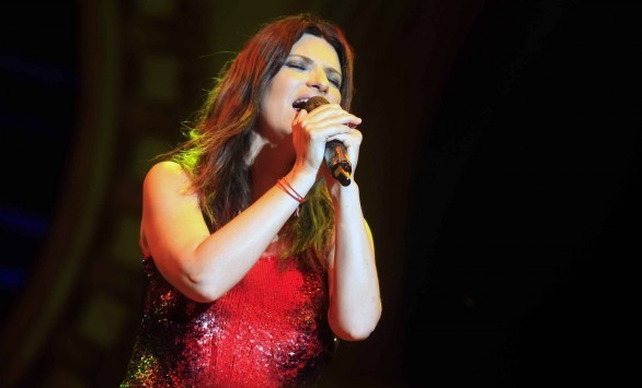 Laura Pausini, E ti prometterò: il duetto in italiano con Josh Groban