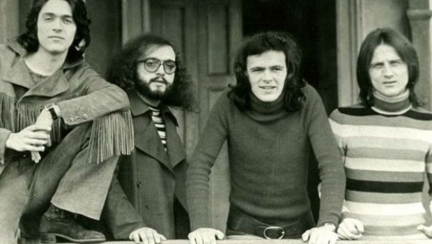 Programmi tv stasera, venerdì 4 gennaio 2013: Rai 2 celebra i Pooh, Recital di Guzzanti su La7, Neverland su Italia 1 e Rai 4