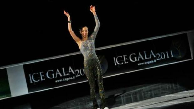 Ice Gala 2013, Carolina Kostner ‘Befana’ per Italia 1