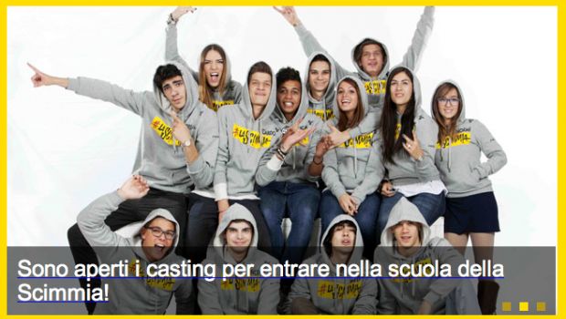 La Scimmia in diretta da sabato 19 gennaio 2013 su Canale5. Copiando pure le sfide da Amici