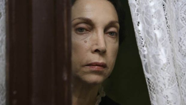Programmi tv stasera, mercoledì 16 gennaio 2013: RaiUno ricorda la Melato con Rebecca – La prima moglie, su Canale 5 Bersani inaugura Italia Domanda