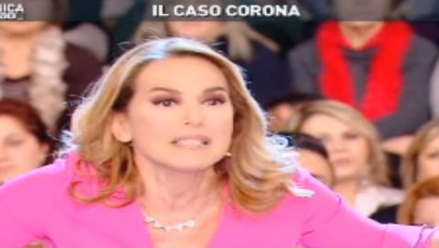 D’Urso a Domenica Live: “Non ho più parlato di Corona per amore di mio figlio”