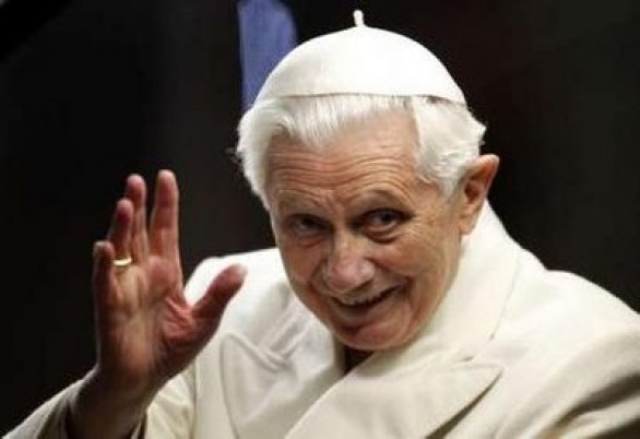 Programmi tv stasera, giovedì 28 febbraio 2013: Papa Ratzinger lascia il Vaticano, Che Dio ci aiuti, Un americano a Roma