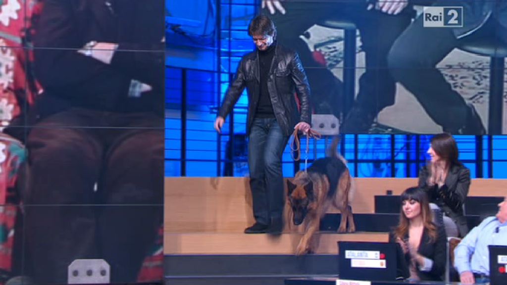 Quelli che, il Commissario Rex distrugge lo studio