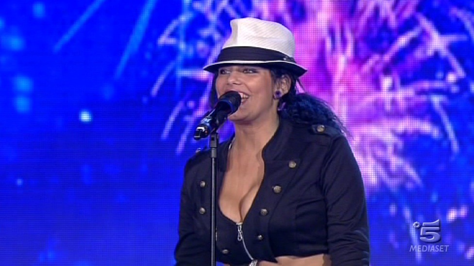 Luana D Esposito, danzatrice del ventre ad Italia s got talent 2013