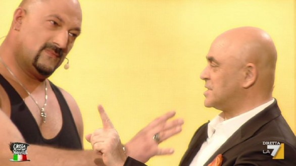 Crozza nel Paese delle Meraviglie, venerdì 8 febbraio 2013. Maroni-Muppets, Briatore e BastardChef (foto e video)