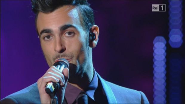 Marco Mengoni vince il Festival di Sanremo 2013. La canzone monotona vince su quella mononota