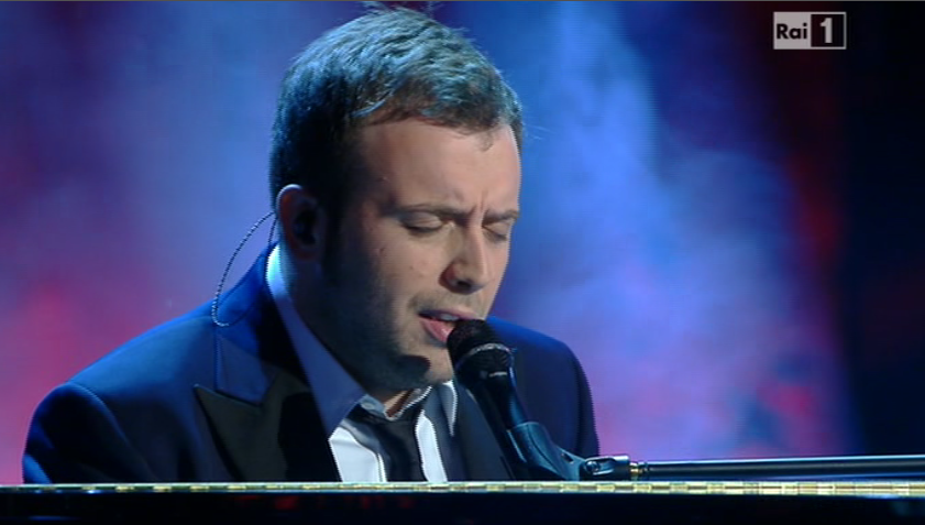 Sanremo 2013 prima puntata Raphael Gualazzi – Senza ritegno e Sai (ci basta un sogno)