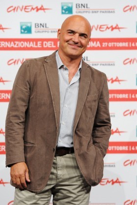 Fiction Mediaset, parla il neo direttore Antonucci: tornano i film-tv, una fiction su Medjugorje. E sogna Luca Zingaretti