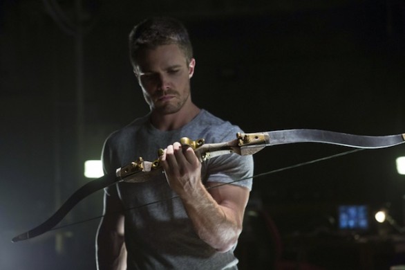 Arrow – Chi è Stephen Amell, il protagonista (che fa l’eroe ma sogna una parte da cattivo)