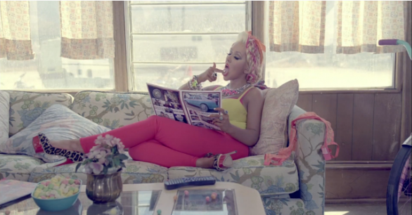 A.A.A. Cercasi Lotus di Christina Aguilera