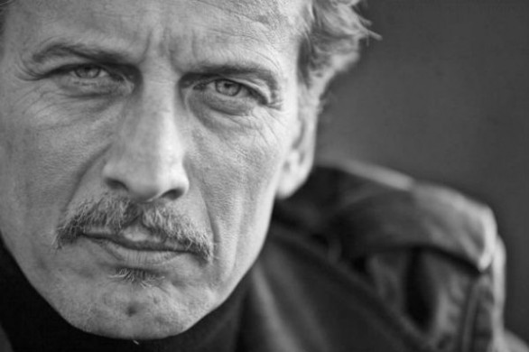 Il giallo e il nero, Cesare Bocci a TvBlog: “Se sono alla conduzione di questa trasmissione lo devo a Montalbano”