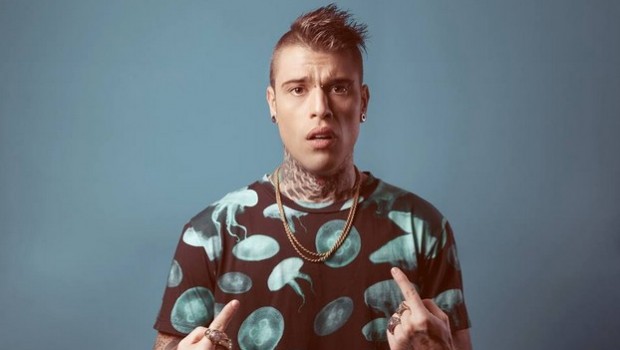 Il caso Fedez: molti i plausi e sostegni (anche da colleghi e cantanti). Ma qualcuno lo critica…