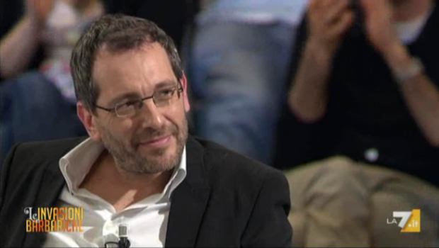 Corrado Formigli, nuova replica a Marco Travaglio: “Noi non ci facciamo spolverare poltrone da Berlusconi”