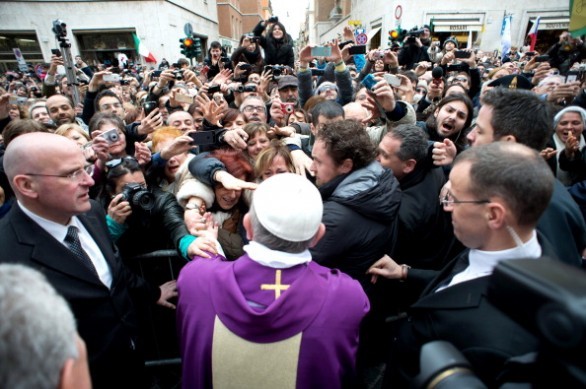 Programmi tv stasera, martedì 19 marzo 2013: su RaiUno la festa del Papa e la conquista del K2, su Rete 4 Tierra de Lobos, su Cielo MasterChef 2