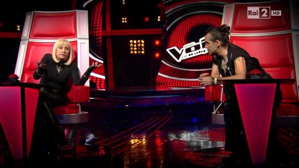 The Voice, lo spettacolo dell’umanità. Giudici carini, vocalità centrale. Troiano buono o alla buona?