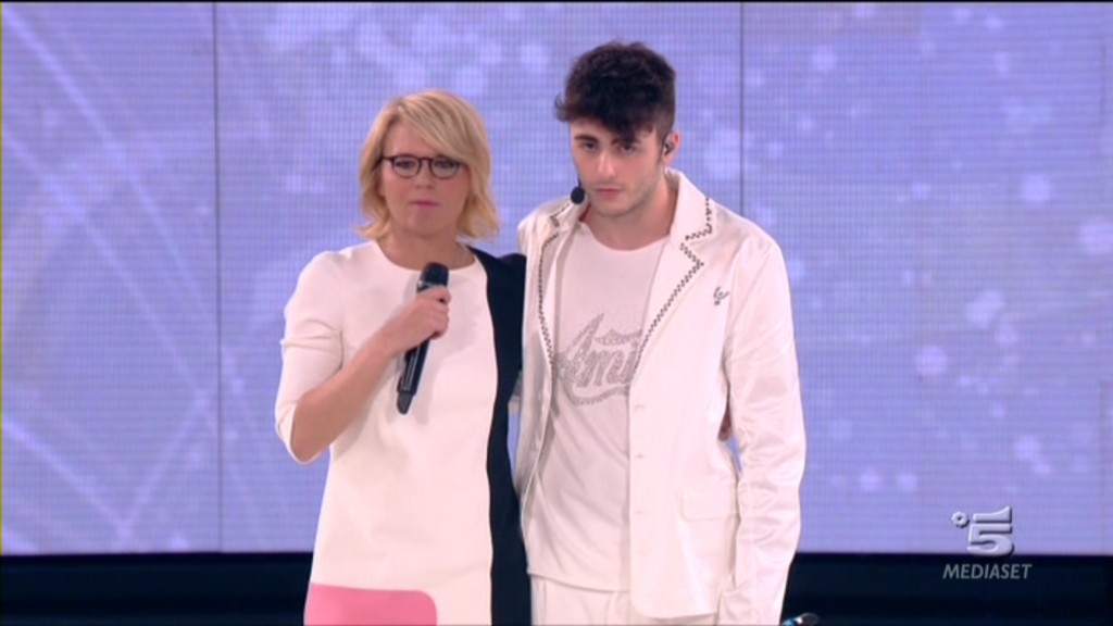 Amici 2013 Maria De Filippi piange per Emanuele