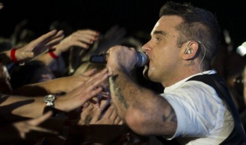 Robbie Williams e Michael Bublé duettano sugli UFO