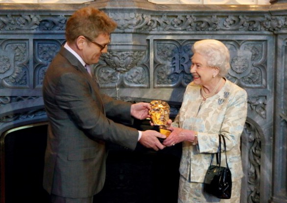 Regina Elisabetta II: Bafta onorario per “la Bond girl più memorabile”