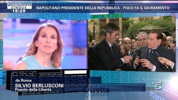 Silvio Berlusconi a Pomeriggio Cinque, un encomio a Barbara D’Urso: “Le faccio i complimenti per la straordinaria capacità di conduttrice che ha!”