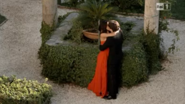 Che Dio ci aiuti 2 – Ultima puntata – Un matrimonio e una caccia al tesoro portano Guido e Azzurra al loro “Per sempre”. Con Davide, naturalmente!