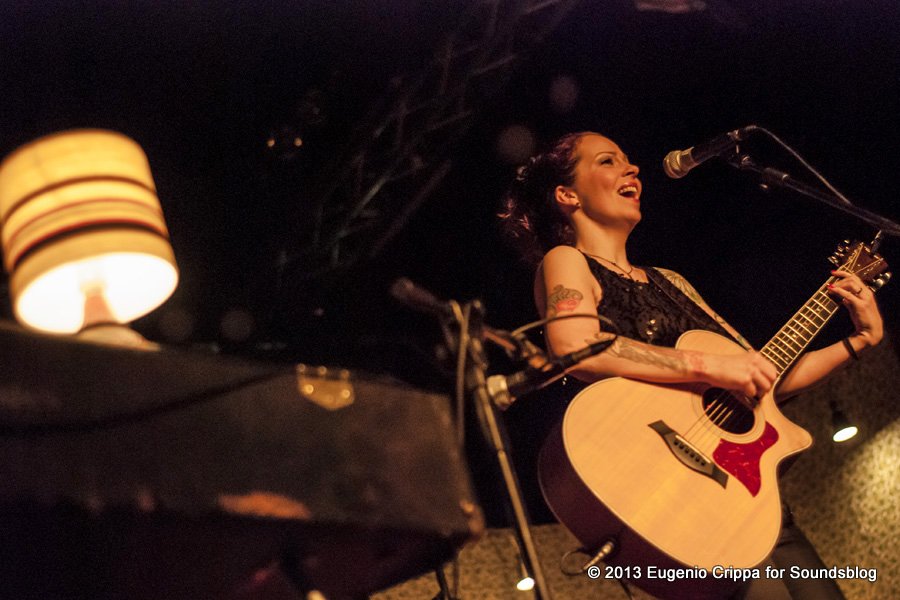 Anneke van Giersbergen foto concerto Milano Magazzini Generali 12 Aprile 2013