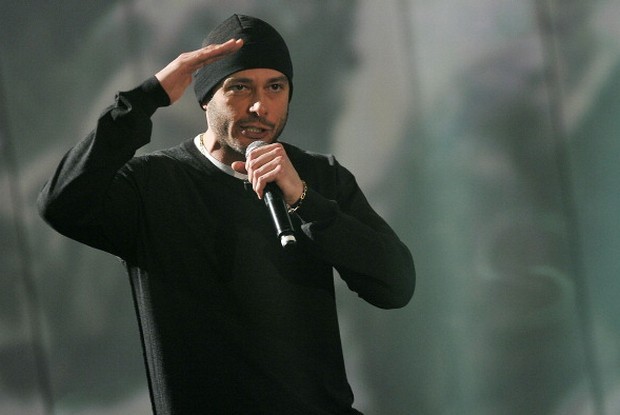 Amici 2013, Fabri Fibra presente a due condizioni: no a Marco Mengoni e Valerio Scanu