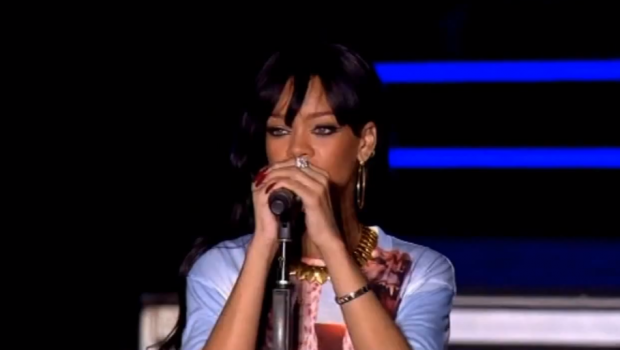 Rihanna, Right Now è il nuovo singolo: audio e testo