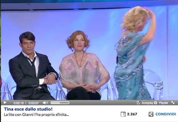 Uomini e donne, Tina contro Sperti abbandona lo studio: “Non lo sopporto più, datemi un separè”