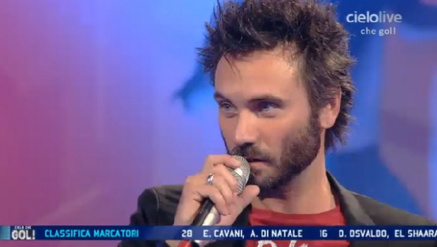 X Factor 7, Simona Ventura arruola Nek?