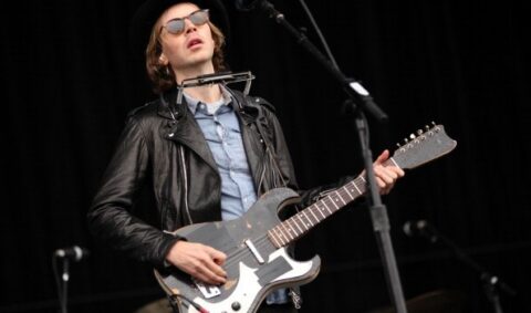 Beck, nuovo disco nel 2013 e tour acustico estivo