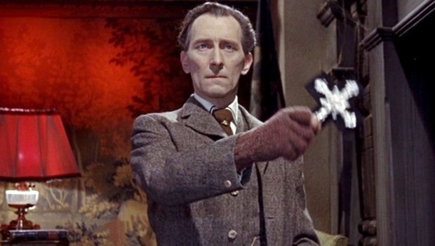 Da Dracula a Frankenstein – 10 film horror con Peter Cushing