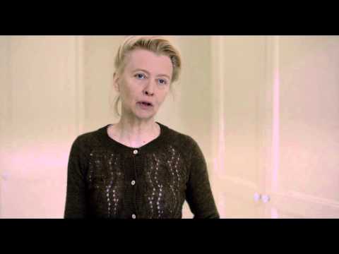 A Lady in Paris – trailer italiano