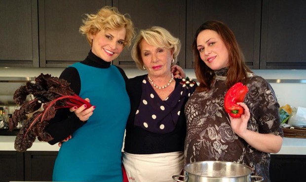Cooking Simo, su Cielo dal 6 maggio Simona Ventura ai fornelli con mamma e sorella