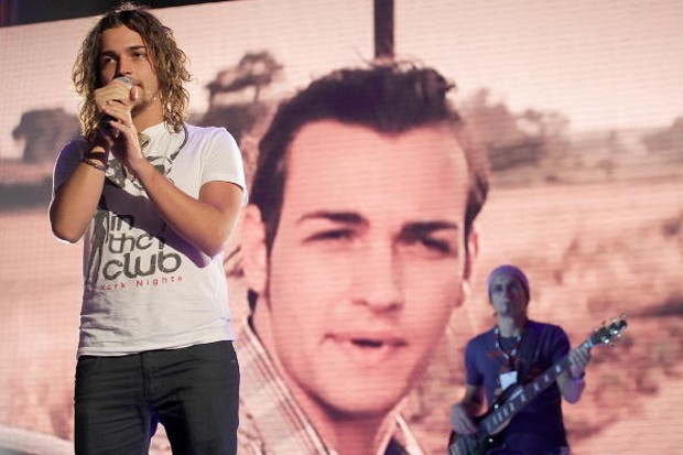 Valerio Scanu a Citofonare Cuccarini: “Ho deciso di camminare con le mie gambe e scegliere le persone con cui lavorare”