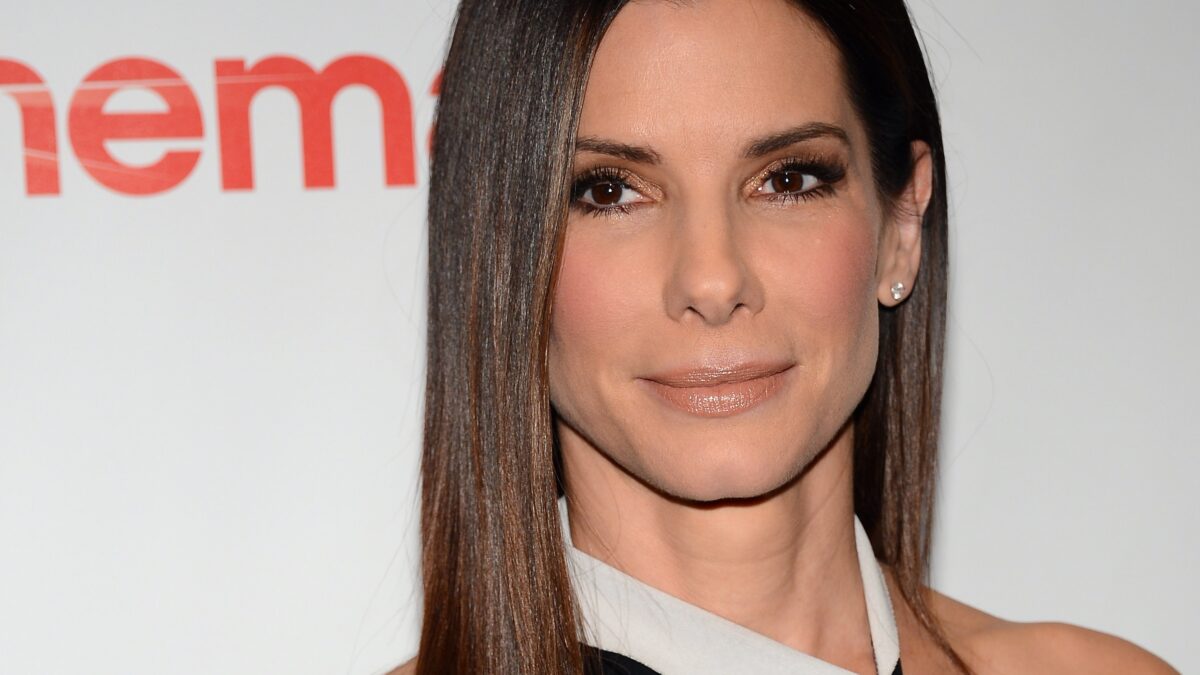 Film 2013-2014: Sandra Bullock per Annie – Eddie Redmayne sarà Stephen Hawking in Theory of Everything?
