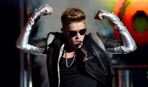Justin Bieber: Heartbreaker è il nuovo singolo, 40 milioni di follower su Twitter