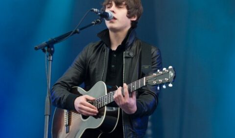 Jake Bugg, news del nuovo disco mentre collabora con il batterista dei Red Hot Chili Peppers