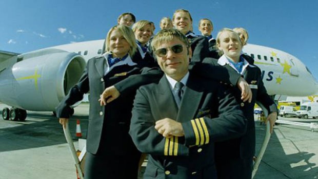 Bruce Dickinson: la sua compagnia aerea sta per decollare…