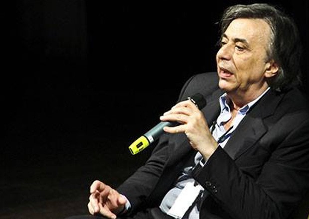 Freccero a TvBlog: “Stagione tv salvata dalla politica. Grave che Sky faccia i reality”