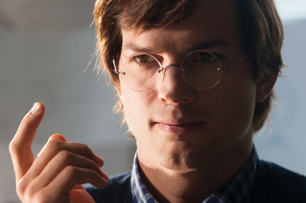 Jobs: nuove immagini con Ashton Kutcher