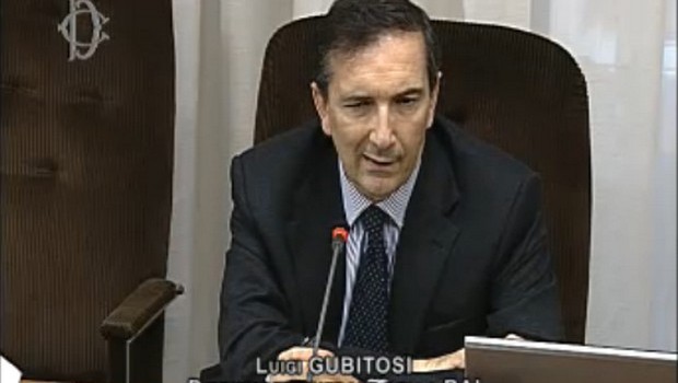 Rai, Gubitosi contro Minzolini: “Hai uno stipendio congelato di 550 mila euro”